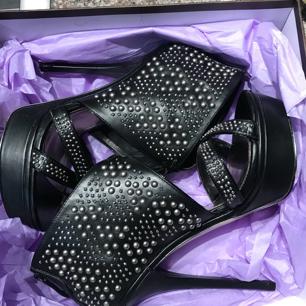 Like new BEBE Pumps heels